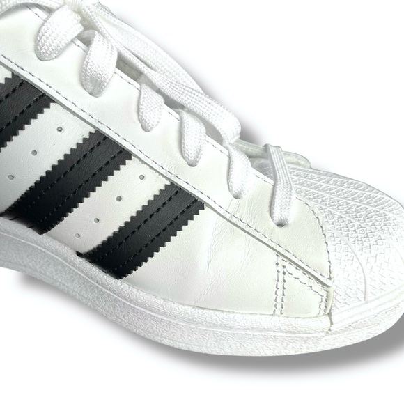Men’s adidas Originals Superstar Sneakers Sz 10 Cloud White Core Black Worn Once